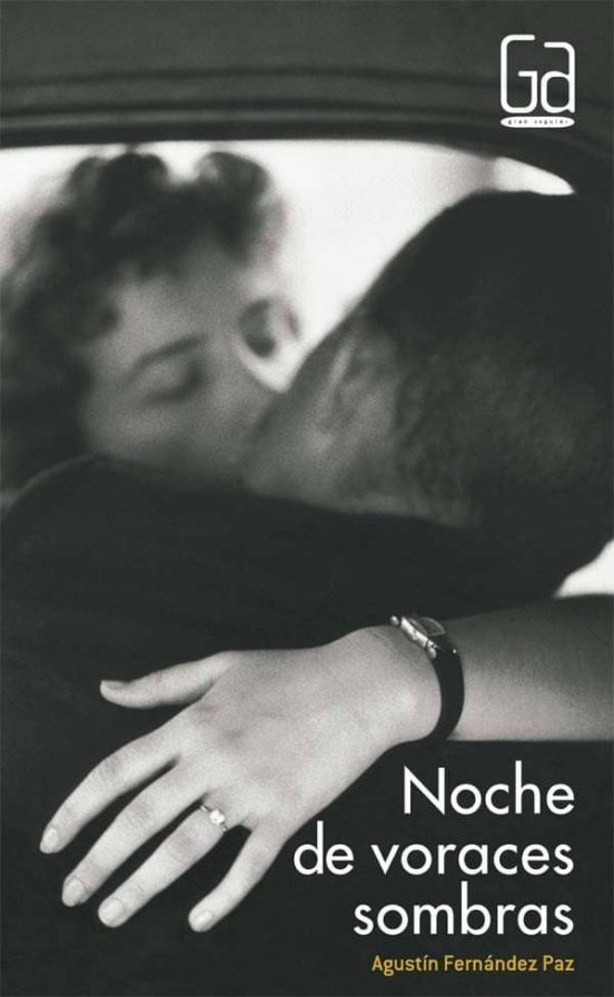 Noche de voraces sombras